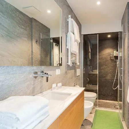 Contemporary Luxe Architecture On Lake Como Apartman